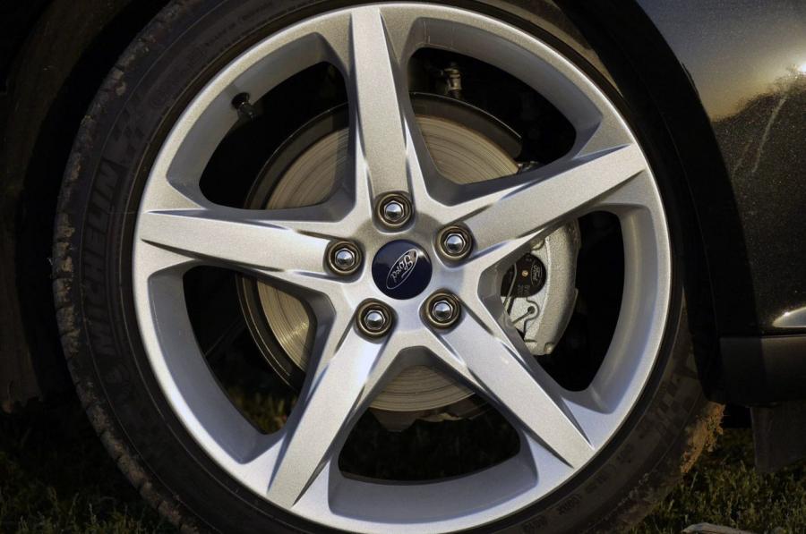  Ford Focus Titanium 2012 года  (фото 32 из 37)